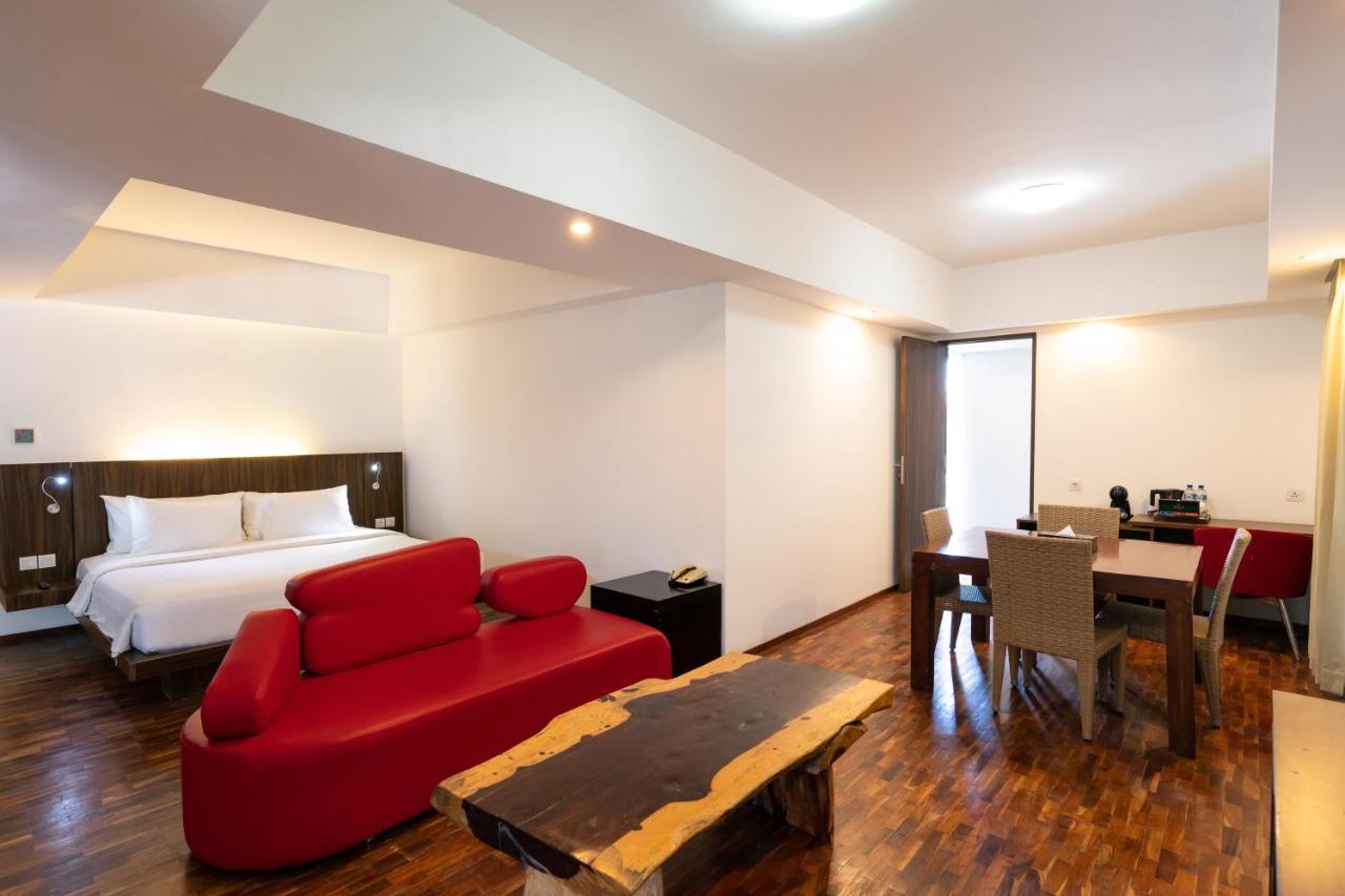 The Bene Hotel Кута Екстериор снимка